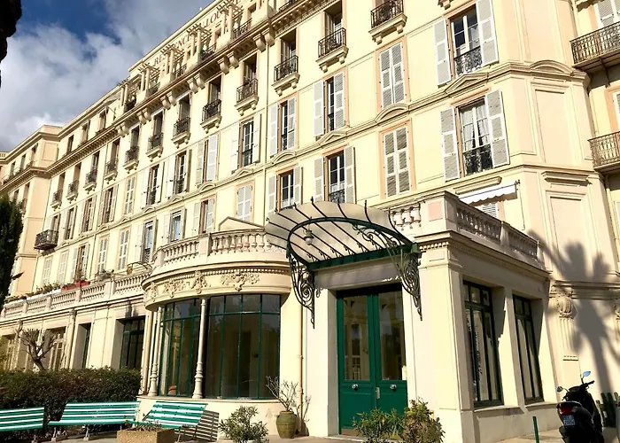 Le Louvre-Terrasse-Centre Ville