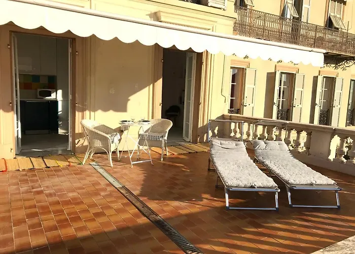 Le Louvre-Terrasse-Centre Ville